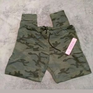 Women active button camouflage pants Sz Small